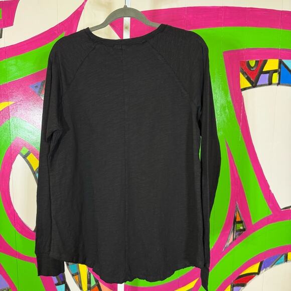 Black Long Sleeve Top with Leopard Christmas Tree Design. Size XL. - Picture 5 of 5